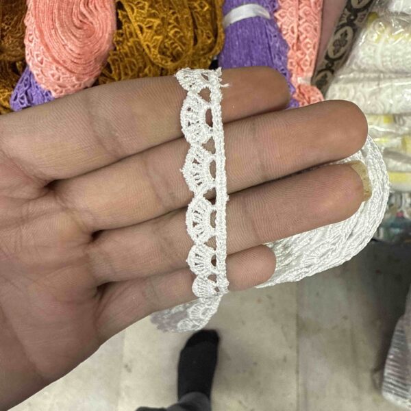White Semi Circle GPO Lace – 20 Meter